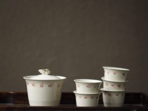 Handmade Chinese Poetry Gongfu Teacup Ceramitique